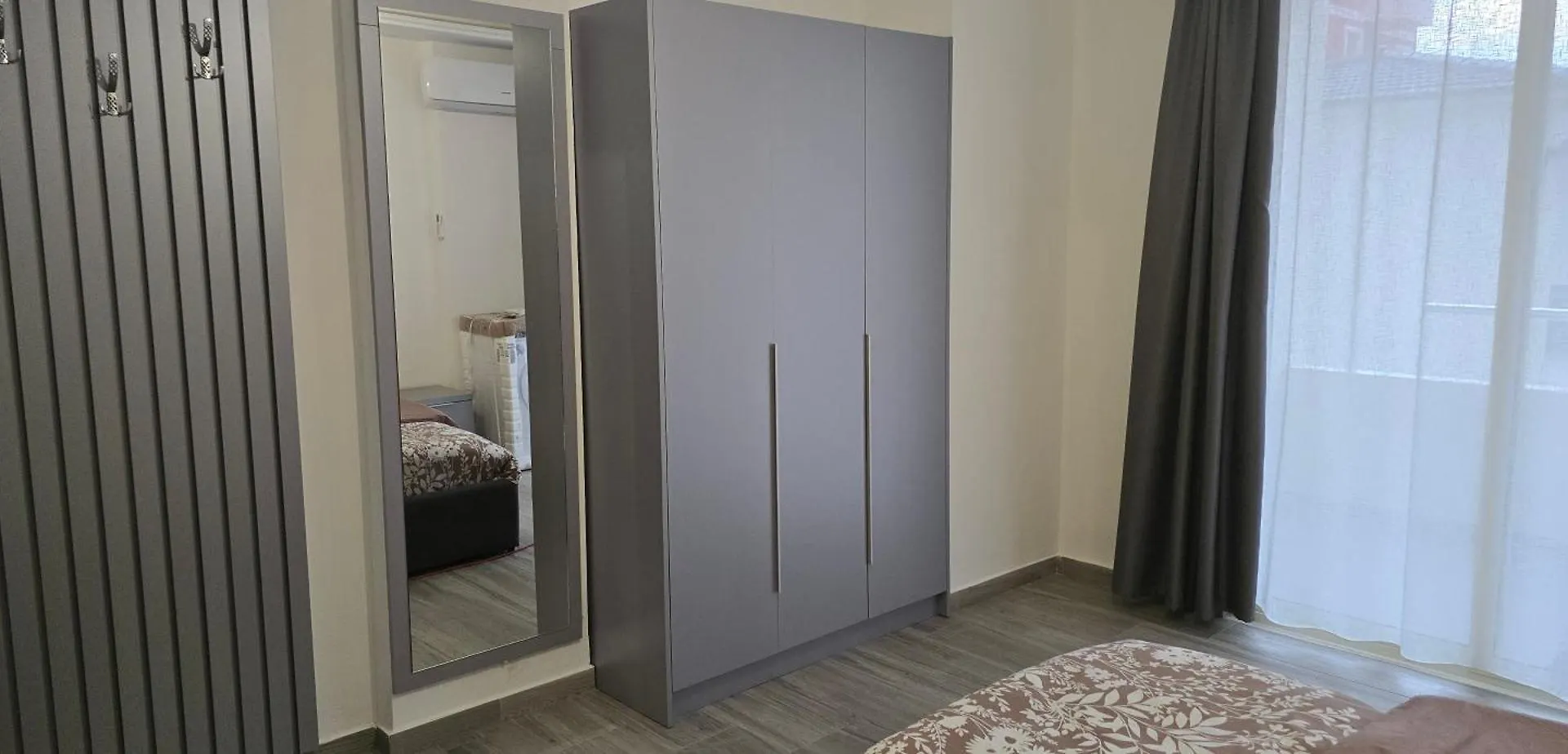 Apartment Spacious Studio And A Balcony 2 Min From The Beach Durres